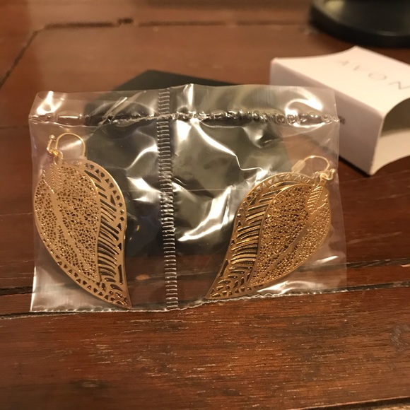 Avon Jewelry - Double Leaf Earrings - new